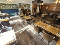 immaculate licensed italian restaurant - 2