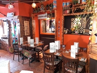 restaurant with flat south - 3