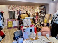 leasehold ladies boutique located - 2