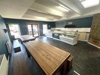 freehold vacant hot food - 3