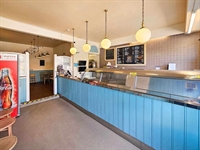 superbly positioned fish chip - 3