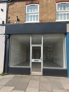 empty shop for rent - 1