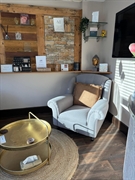 established beauty salon opportunity - 1