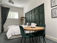 worcestershire luxury renovated apart-hotel - 3