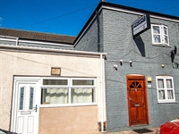 6 bedroom guesthouse grimsby - 1