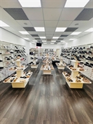 well established shoe shop - 1