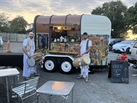established vintage horsebox crêpe - 1