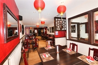 licensed restaurant with large - 2