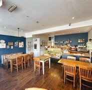 fully fitted cafe pizzeria - 1
