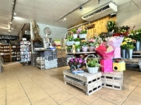 prime location grocery store - 3