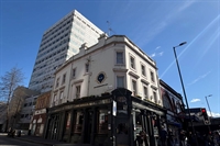prominent paddington freehold pub - 1