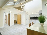 refurbished long leasehold office - 1