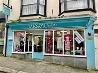 ladies fashions retail outlet - 1