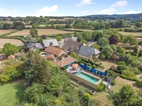 character farmhouse cottages ideal - 1