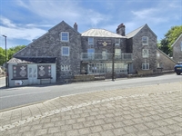 iconic dartmoor inn with - 1