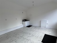 vacant shop unit - 3