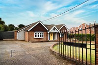 detached bungalow longfield - 1