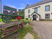 attractive traditional country inn - 3