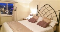 superb freehold guest house - 3