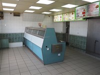 closed fish chips hot - 2