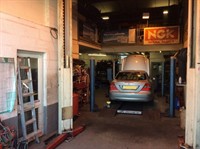 well established busy vehicle - 3