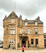 excellent opportunity town centre - 2