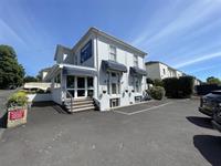 impressive detached 8-bed licensed - 1