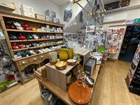 successful independent town centre - 3