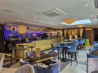 restaurant bar - 1