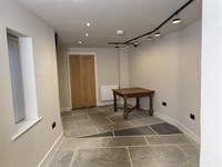 retail shop unit luxury - 2