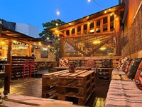 attractive licensed restaurant - 3