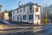 public house to let - 1