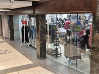 vacant retail unit - 1