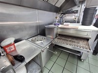 busy fish shop hot - 3