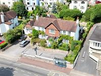 outstanding detached 9-bedroom guest - 1