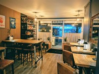 independent taproom wine bar - 1
