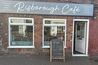 busy cafe princes risborough - 1