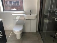 plumbing merchant bathroom showroom - 3