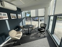 modern office suite off - 3