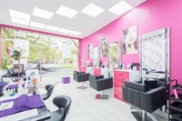 busy beauty salon excellent - 1