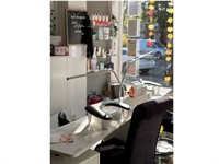 popular thriving beauty salon - 3