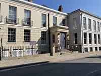 exceptionally presented cheltenham freehold - 1