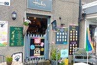 established ice cream parlour - 3