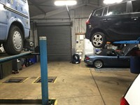 well established garage mot - 2