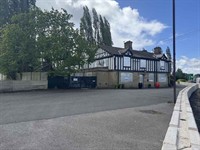 freehold pubs st helens - 1