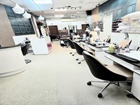 busy beauty salon excellent - 3