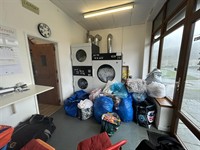 launderette service washing ironing - 1