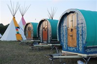 well established glamping businessin - 2