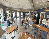 upmarket café-restaurant seating 70+ - 2