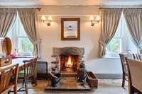freehold pubs restaurants buxton - 2